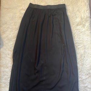 H&M Slitted Maxi Skirt 💕